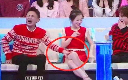 娱乐圈吃瓜的表情包图片,揭秘明星幕后趣闻 第3张 娱乐圈吃瓜的表情包图片,揭秘明星幕后趣闻 第3张