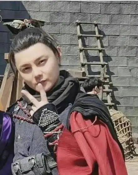 尹正爆料雷佳音视频  第2张