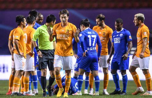 足坛最新爆料新闻视频播放,揭秘球星转会内幕与赛场风云