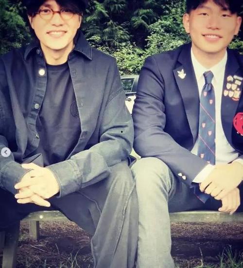 卓伟爆料陈坤儿子视频,揭秘明星家庭隐私瞬间  第3张